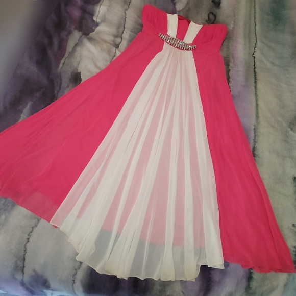 Plus Size Chiffon Gown - Hot Pink and White US 20 / EU 52 - Picture 5 of 17